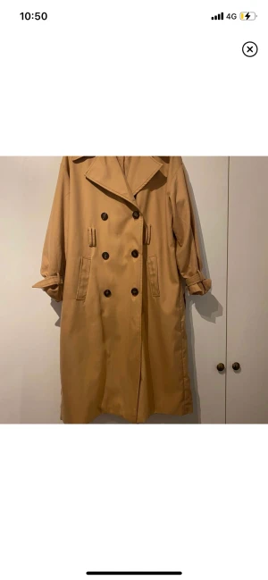 Kappa - En super fin vårkappa! Strl 34, oversized! Använt 1 gång från NA-KD