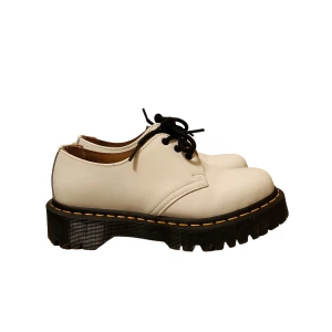 Dr.Martens 1461 Bex - Selling my great white "1461 bex patent lam" dr martens because it's little big for me.