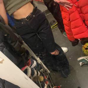 Jeans från h&m storlek 34. Endast använd 3 gånger. 100kr +frakt 