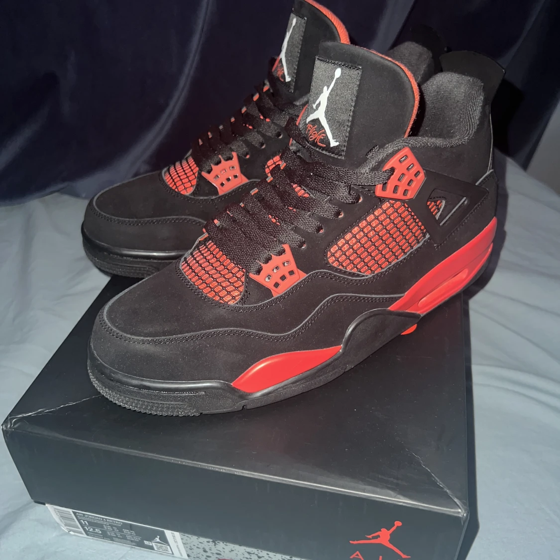 Jordan 4s Red Thunder - 90