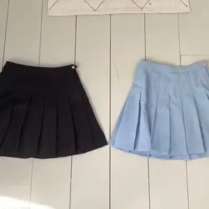 Två gulliga kjolar från hm. För små och bara andvänt den blåa. Storlek 10-11. för en 80kr båda 140kr