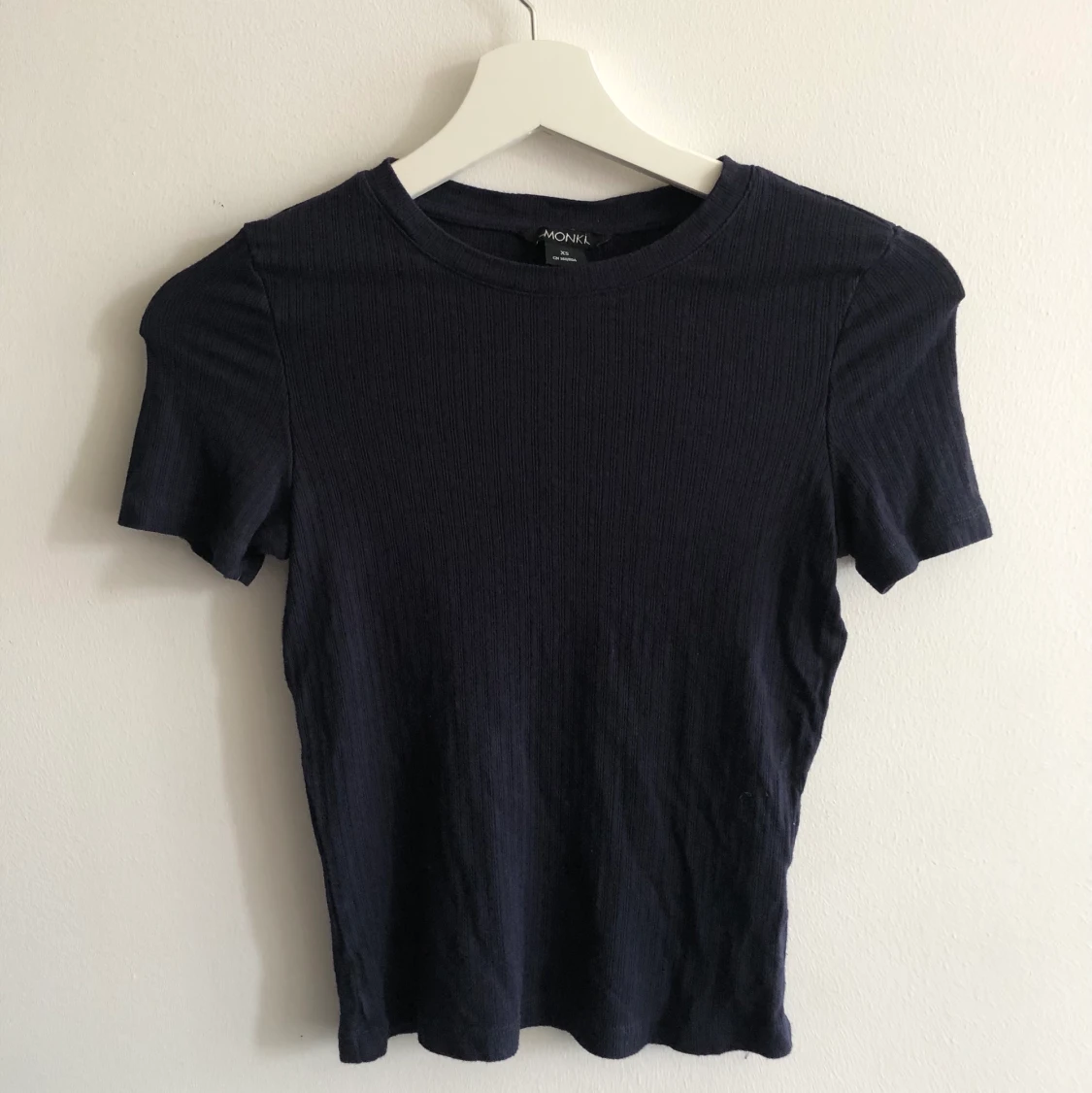 Monki ribbad marinblå top xs - 90