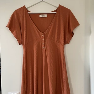 Klänning - Pull & Bear - Klänning från Pull & Bear. Använd ett fåtal gånger🤍