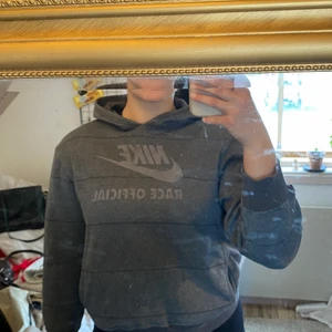 Hoodie nike - Snygg nike hoodie i storlek M