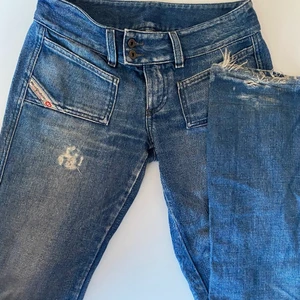 Diesel jeans  - Säljer mina diesel jeans! Jättefina i stl 27 säljer då de är lite stora på mig, priset kan diskuteras, Tryck inte på köp nu!!