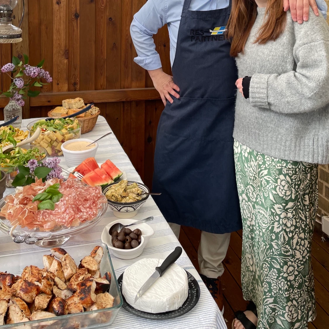 Mönstrad klänning i satin  - 91