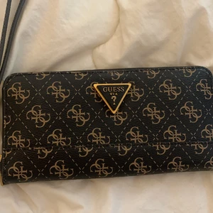 plånbok  - nypris 899 