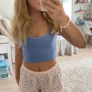 blått linne - fint blått linne från pull&bear, bara testat och aldrig använt😋köptes förra våren!