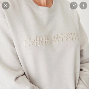 Carin Wester tröja - Säljer denna fina Carin Wester sweatshirt. Swipa för den rätta färgen. Använd några gånger. Bra skick Köparen står för frakt!
