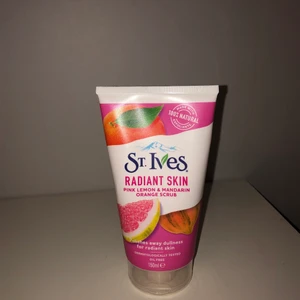 Face & Body Scrub - Pink Lemon & Mandarine Orange Scrub 150 ml Oanvänd och oöppnad Skickar spårbart till brevlåda, kostar 51kr