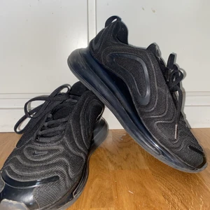 Nike air max 720 - Fått av familj Använda cirka 2-5 ggr
