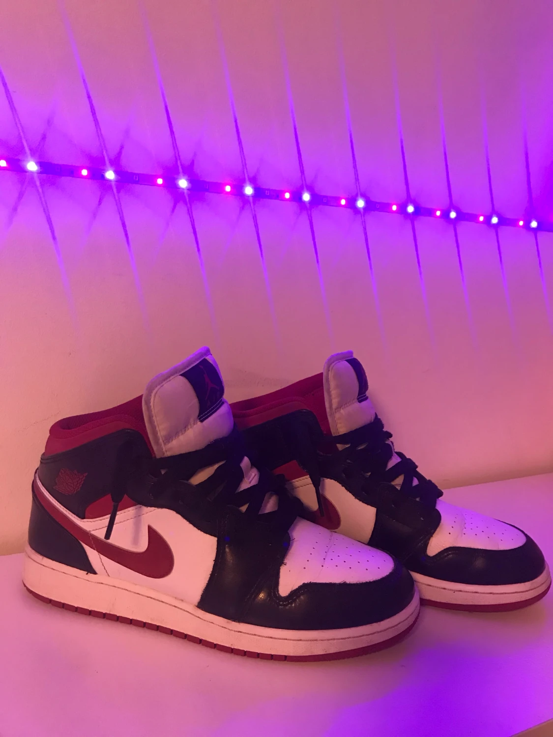 Jordan 1 mid gym redd  - 90