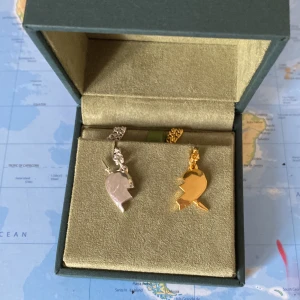 Maria nilsdotter - Säljer detta me and you halsband från Maria nilsdotter❤️ Tryck inte på köp nu! Hör av er vid frågor