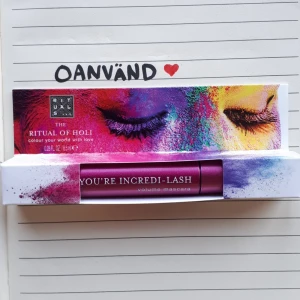 Oanvänd mascara svart volym fransar smink - Oanvänd mascara från Rituals of Holi-serien. Säljer då jag råkade köpa två😅 