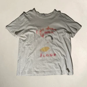 Our legacy t-shirt - Skitfet Our legacy T-shirt jag köpte i deras workshop butik. Den är i dunder skick. Säljer då den inte kommer till användning.