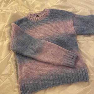Stickad tröja - Superfin stickad tröja. Aldrig använd. Säljer för 130 + frakt 🥰