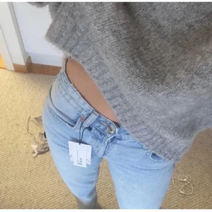 Zara midwaist - Jätte fina zara midwaist jeans som är slutsålda ❤️ inga defekter 
