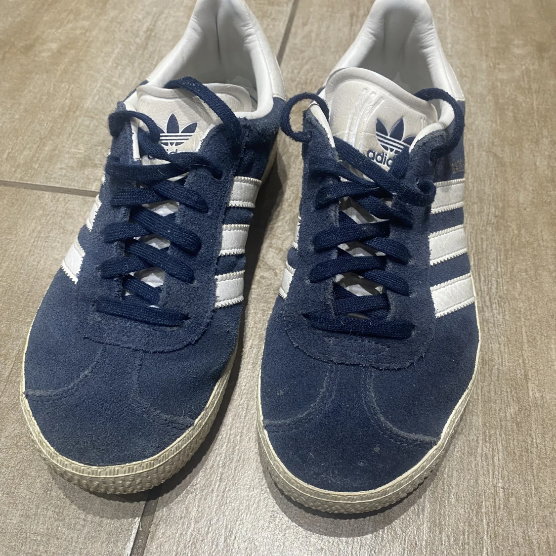 Adidas skor - 90