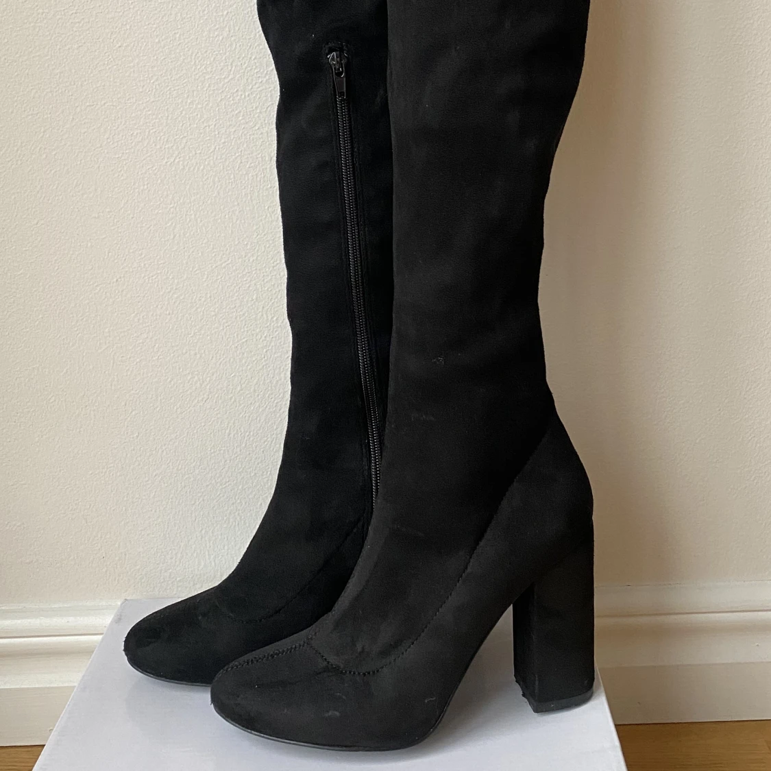 Knee high boots - 91