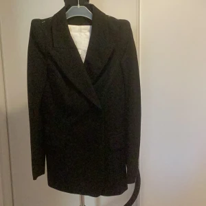 Kavaj - Dubbelknäppt kavaj fr Martin Margiela re-edition x HM Använd en ggr