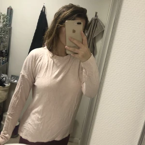 Mjuk tröja  - Skön och mjuk tröja i strl S 