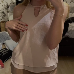 Ljusrosa linne - Jättefint rosa linne, aldrig använt!🌟66kr frakt