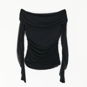 Mesh top - Säljer denna mesh top från ginatricot. Använd en gång så den är som ny. Nypris 299kr