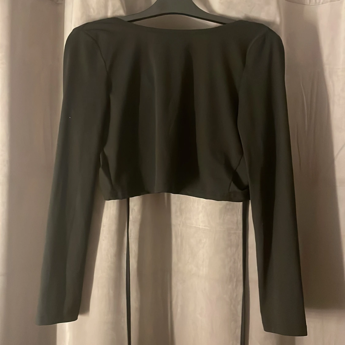 Långärmad svart tröja