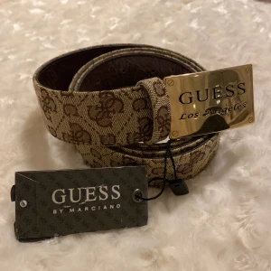 Guess skärp oanvänd  - ⚜️Guess skärp oanvänd ⚜️ Äkta Guess! Ordinarie pris 599kr