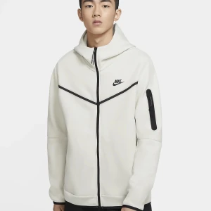 Nike Tech XS (herr) Light Bone/Svart - Helt ny, lapp kvar. 