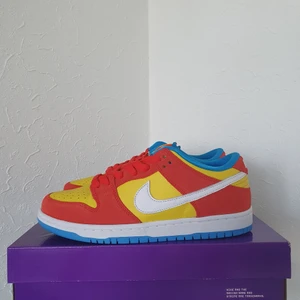 Nike Dunk SB "Bart Simpson" - WTS Nike Dunk SB "Bart Simpson" Storlek: US 8 | W US 9,5 |  EU 41 | 👟 Skick 10/10 DS @heatonfeet040 på insta BIN: 2000kr 