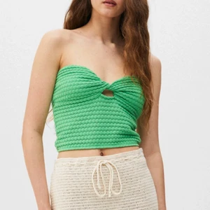 Skit snygg topp från Pull and bear!  - Köparen står för frakten.