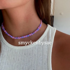 Pärlhalsband  - Jätte fint halsband 169kr 💗💗💗 Går att göra i andra färger❤️ 13kr frakt