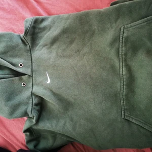 Nike vintage green - Köpt för 1200 kr Använd men inga skador eller missfärgning 