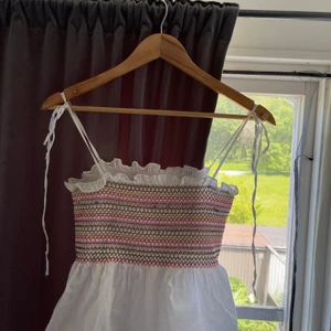 Snygg topp  - Ganska liten i storleken!