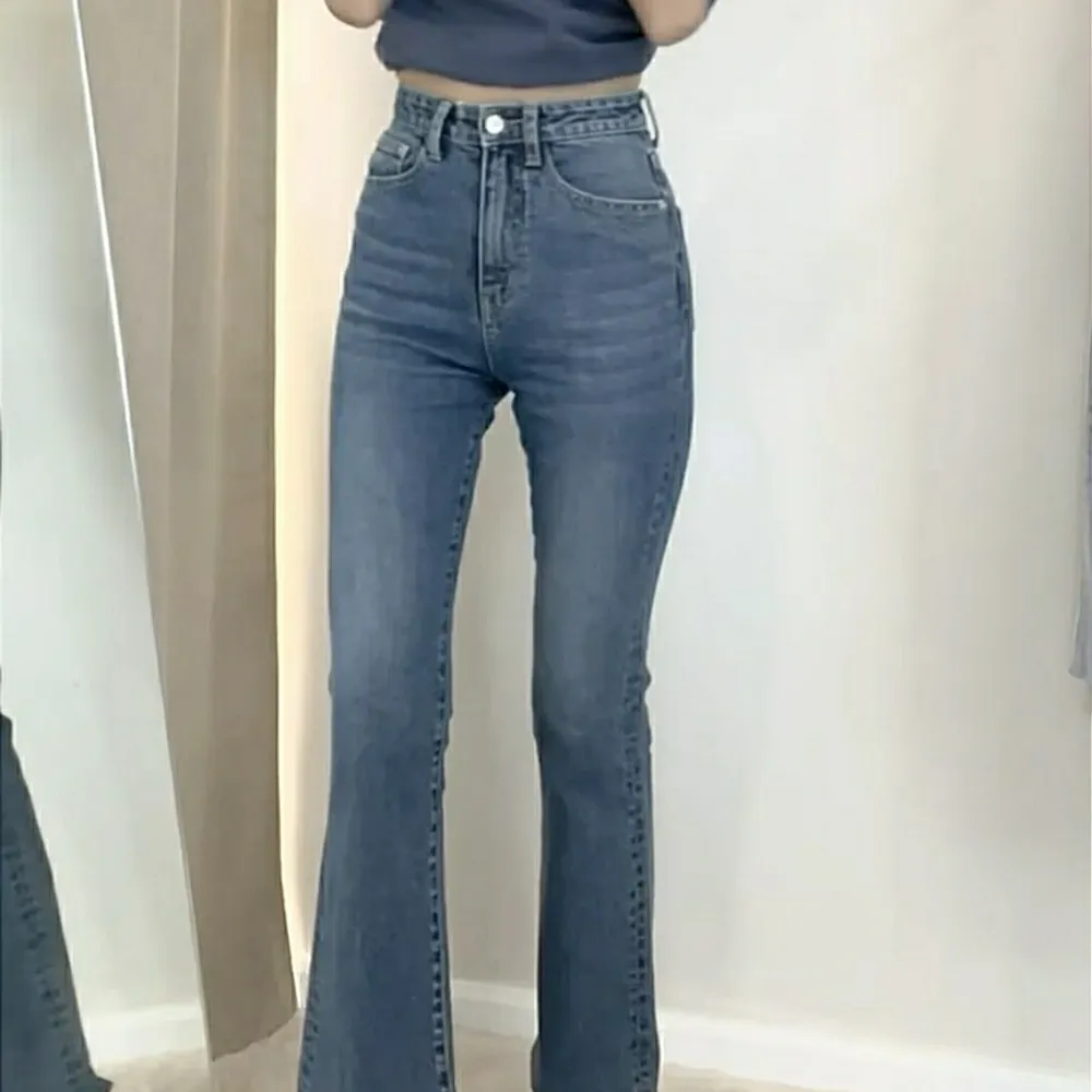 Nya jean , Storlek S  /24-25  = 350kr inkl frakt . Jeans & Byxor.