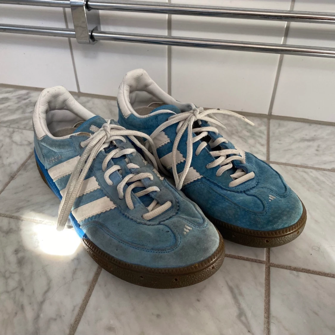 Adidas spezial storlek 41 1/3  - 91