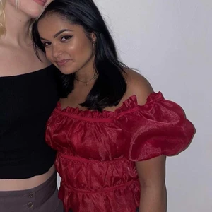 Off-shoulder topp  - Off-shoulder topp från NAKD  Fint skick!  Köparen står för frakt 