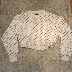 croppad hoodie  - bra skicka