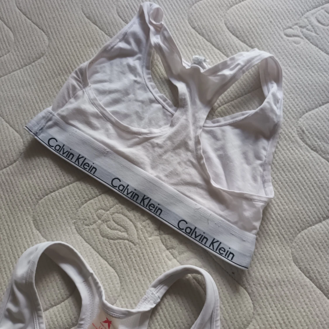 Tre stycken såort BH - 91