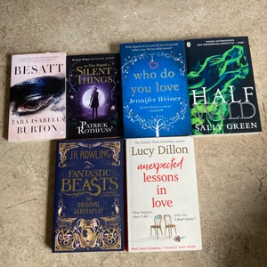 Böcker  - Säljer dessa böcker på grund av ointresse. De är i jätte fint skick då de flesta inte är lästa. Pocket kostar 25kr och de större pocket för 45kr förutom fantastic beasts som kostar 65kr.