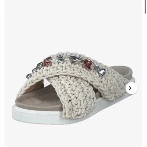 Inuikki tofflor - Köote hem dem men dem passade inte mig!💕 lappt och box fina kvar och är som nya!