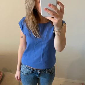 Boomerang t-shirt - Blå boomerang t-shirt