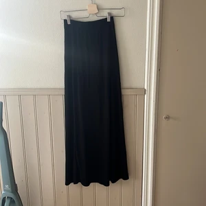 Maxi kjol nakd  - Aldrig använd, storlek xxs