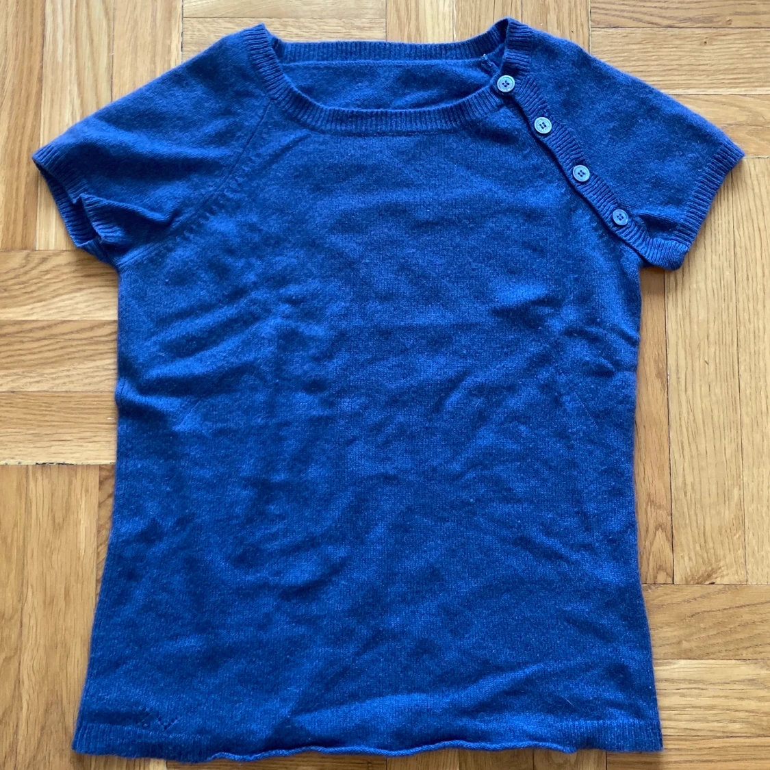 Blå stickad tröja  - 91