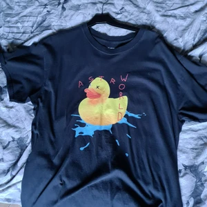 AstroWorld Tshirt - Travis Scott - Från Lollapalooza 2019, fint skick, lite cracks i printen här och där men inget som gått av. 