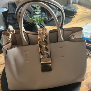 Väska - Väska från HM använd ett fåtal gånger  