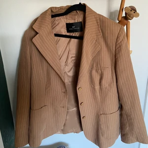 Kavaj blazer - Kavaj från Birger och Mikkelsen. Storlek 38, men sitter ganska oversized på mig som har 36. Nyskick.