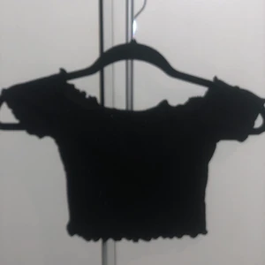 Kort fin topp - Kort fin svart topp i xs/s