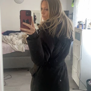 Canda goose jacka - Någon som skulle vilja byta mot chelsea parka canada goose eller nån med black label? Eller köp för 7500, päls fås med